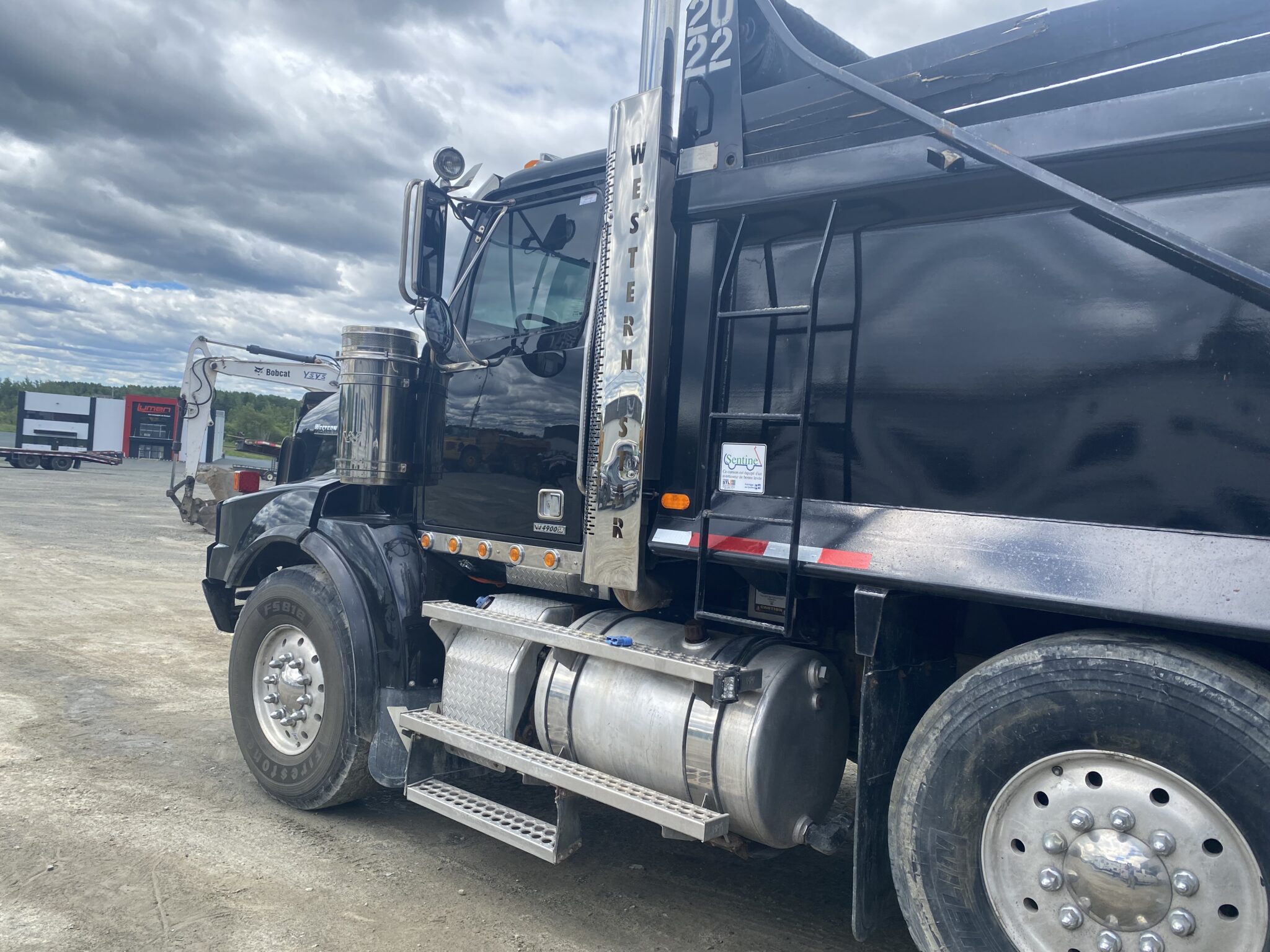 2017 Western Star 4900SB Tri Axle Dump - Active Equipment Sales