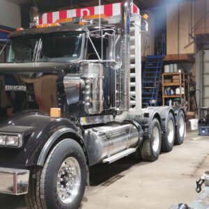 2019 Kenworth W900L Tri Axle Float Truck 43,000km's